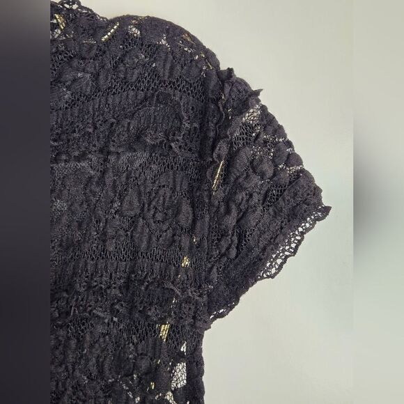 Kimchi Blue Lace Romper w Cap Sleeves Sz S Black - Picture 5 of 14